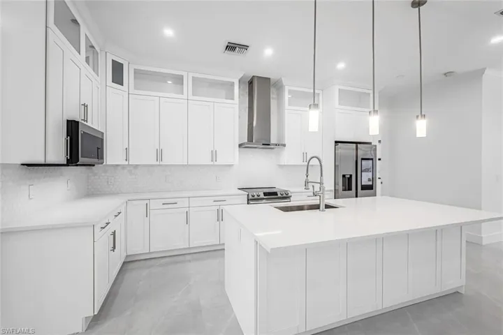 2840 Golden Gate Blvd W, Naples, Florida 34120