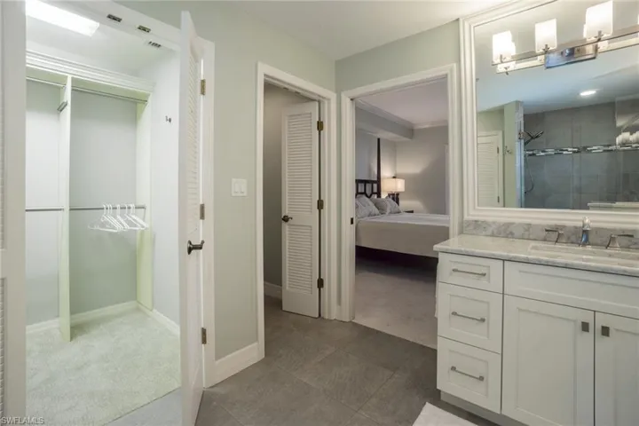 450  BAYFRONT  PL, Naples, FL 34102