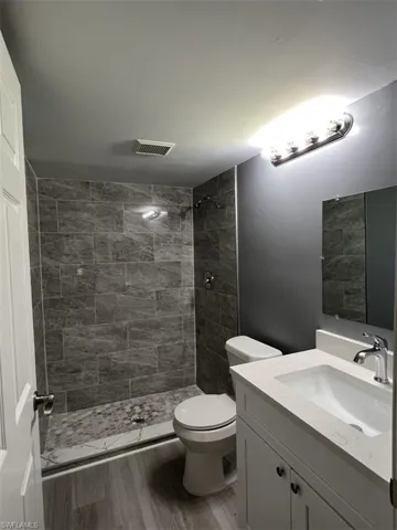 5725  Foxlake  DR, North Fort Myers, FL 33917