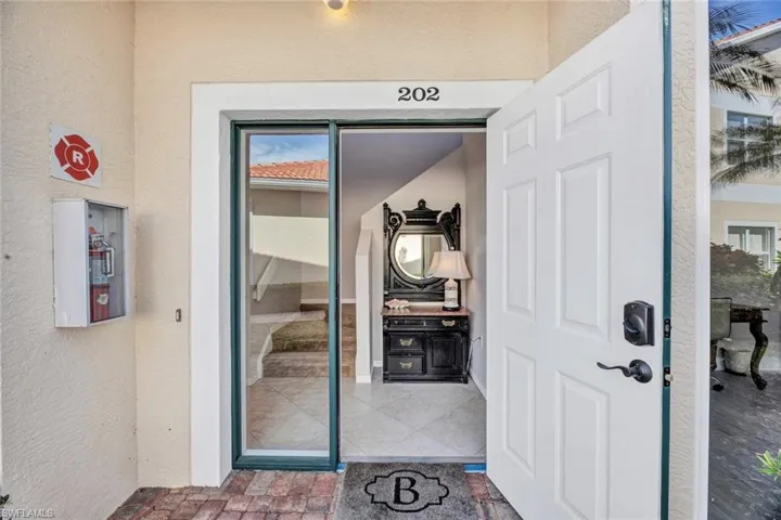 5260 Birmingham Dr # 202, Naples Fl 34110