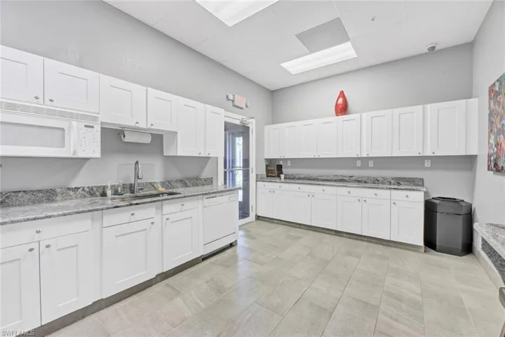 5260 Birmingham Dr # 202, Naples Fl 34110