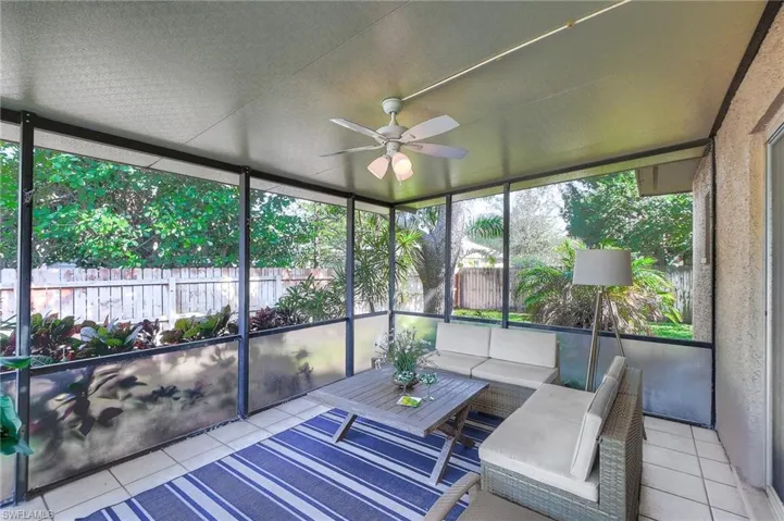 Sunroom with ceiling fan
