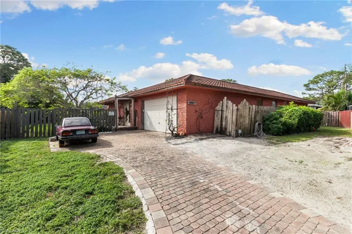 27443  Pelican Ridge  CIR, Bonita Springs, FL 34135