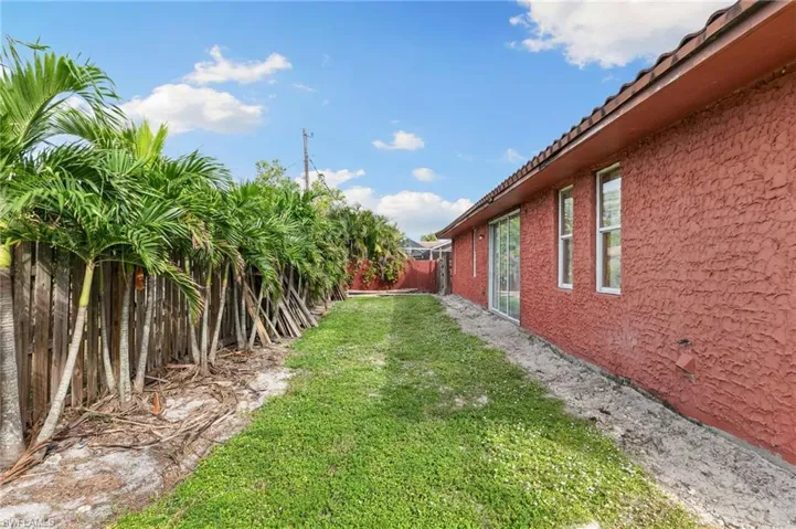 27443  Pelican Ridge  CIR, Bonita Springs, FL 34135