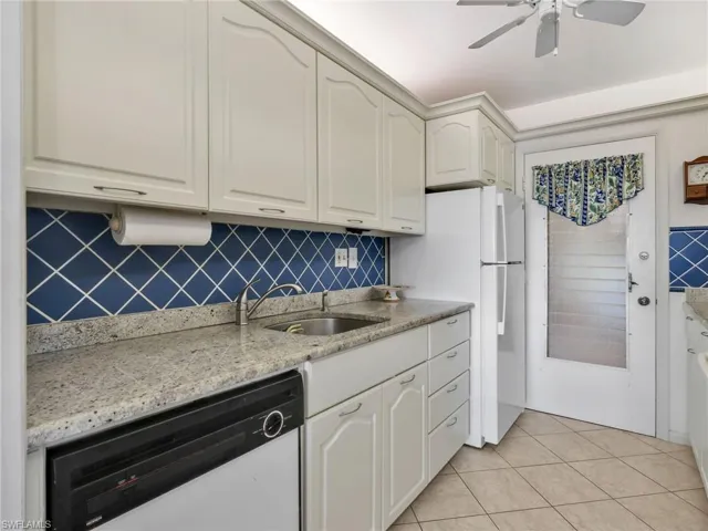 2150 Gulf Shore Blvd N 407, Naples, Florida 34102