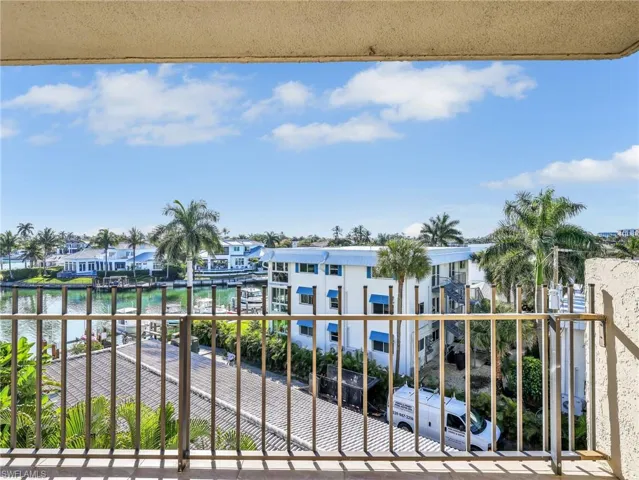 2150 Gulf Shore Blvd N 407, Naples, Florida 34102
