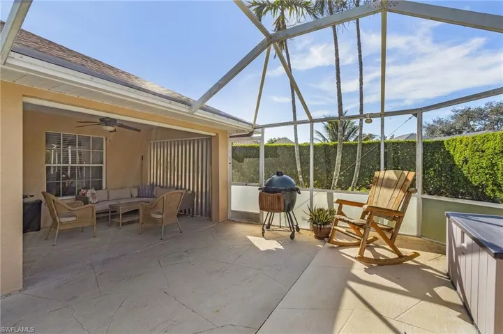 Sunroom with ceiling fan