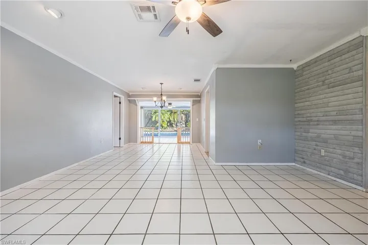 71  Mentor  DR, Naples, FL 34110