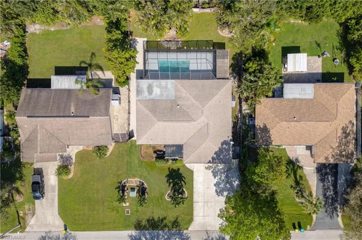 71  Mentor  DR, Naples, FL 34110