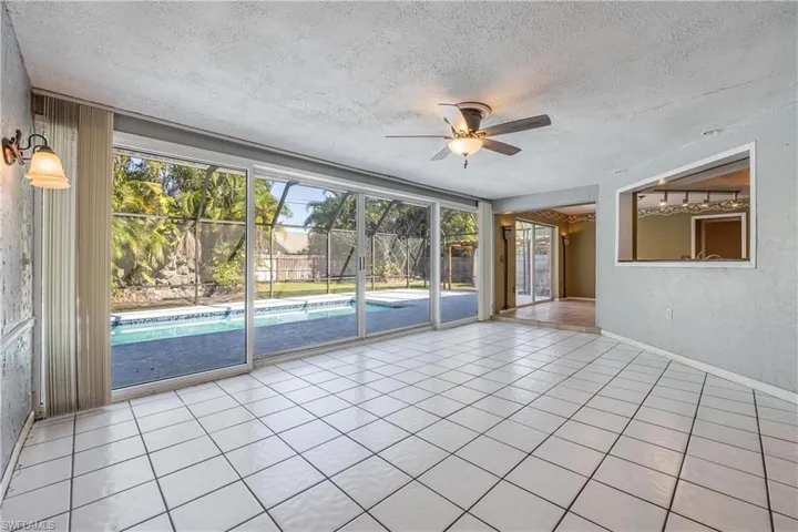 71  Mentor  DR, Naples, FL 34110
