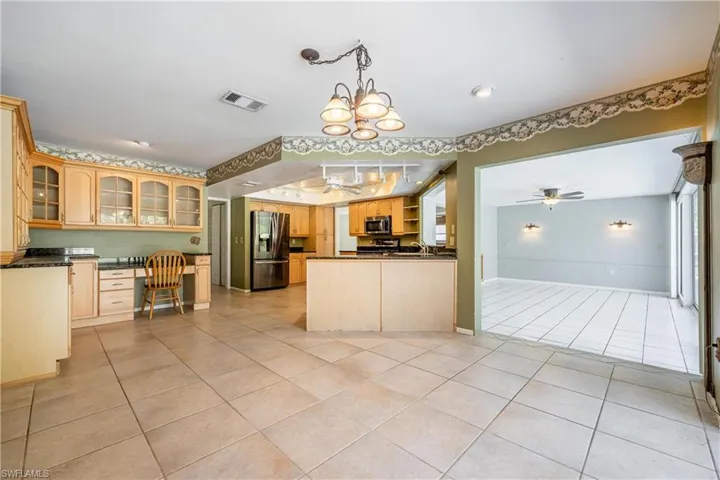 71  Mentor  DR, Naples, FL 34110