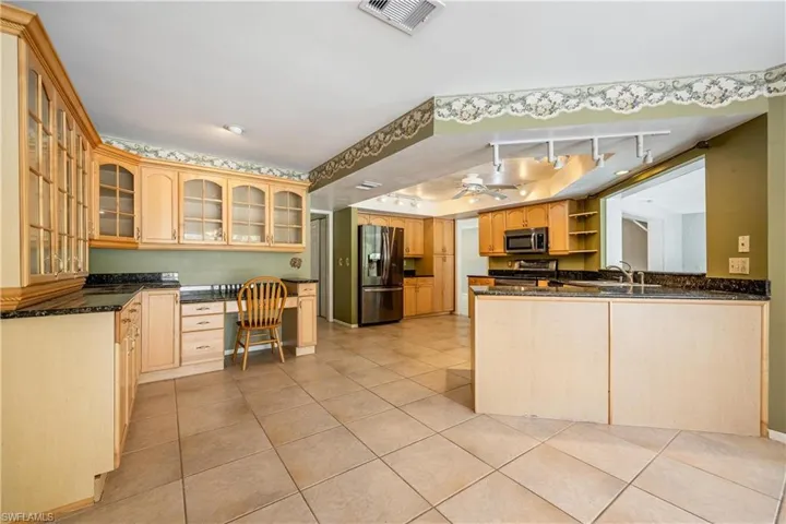 71  Mentor  DR, Naples, FL 34110