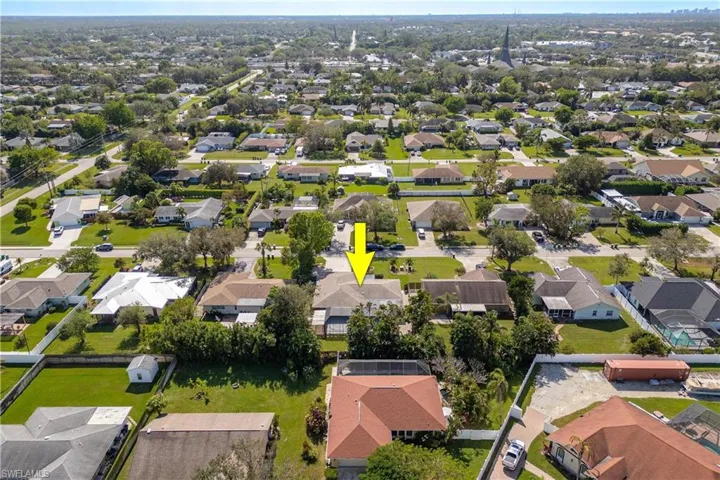 71  Mentor  DR, Naples, FL 34110