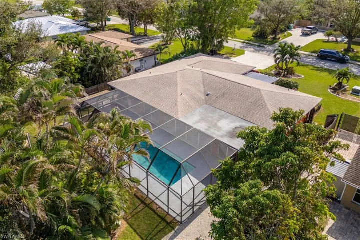 71  Mentor  DR, Naples, FL 34110