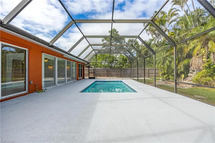 71  Mentor  DR, Naples, FL 34110