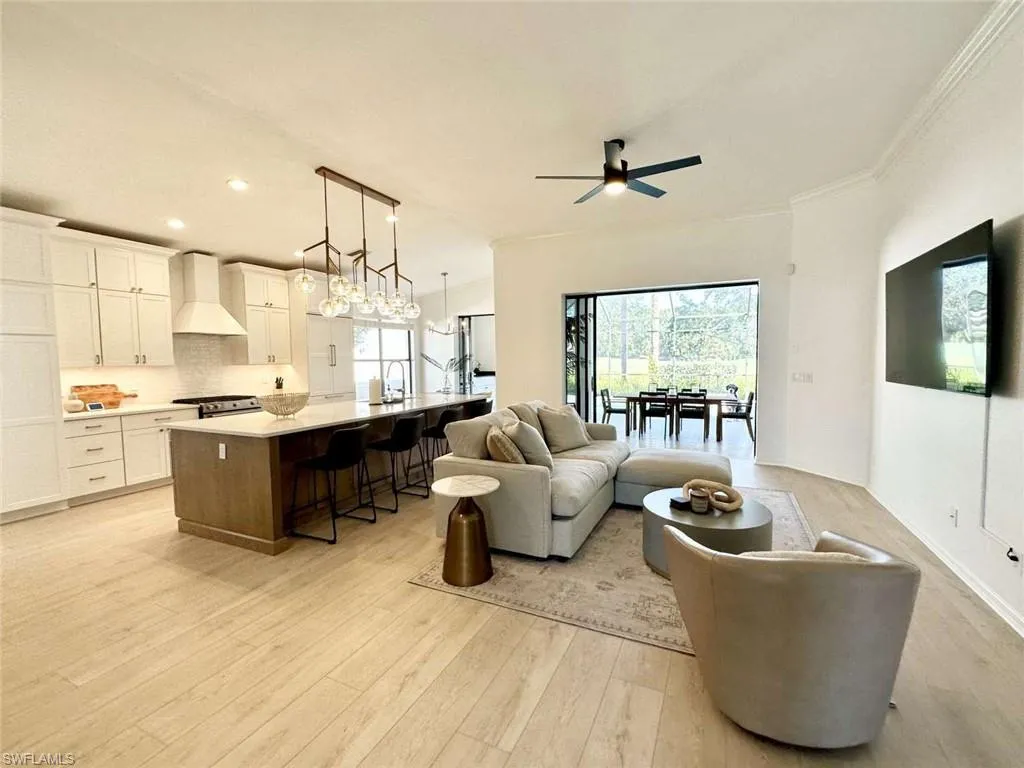 10001 Isola WAY, Miromar Lakes, FL 33913,225030735