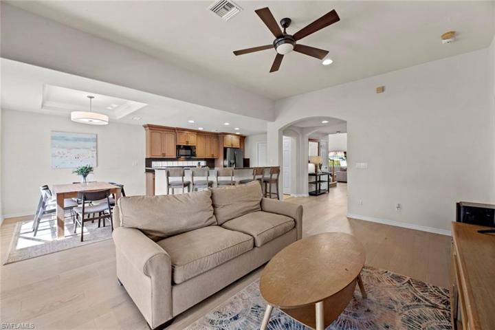 Family room, breakfast area, kitchen