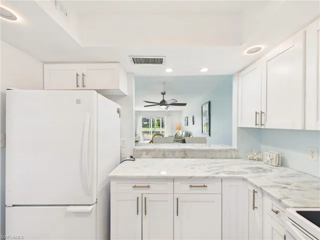 300 Valley Stream Dr 3d, Naples, Florida 34113