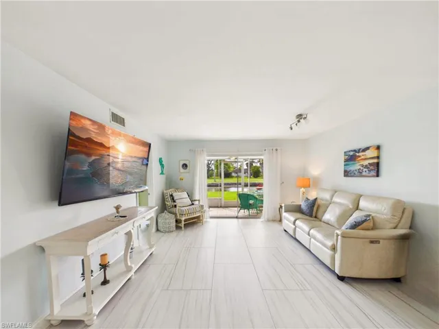 300 Valley Stream Dr 3d, Naples, Florida 34113