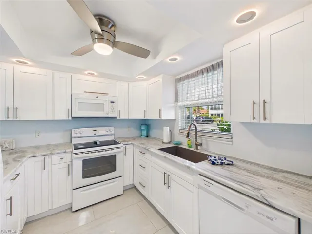 300 Valley Stream Dr 3d, Naples, Florida 34113