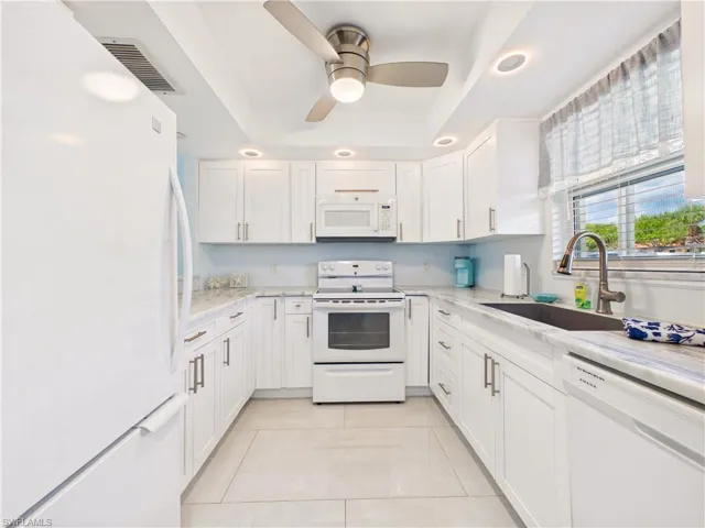 300 Valley Stream Dr 3d, Naples, Florida 34113