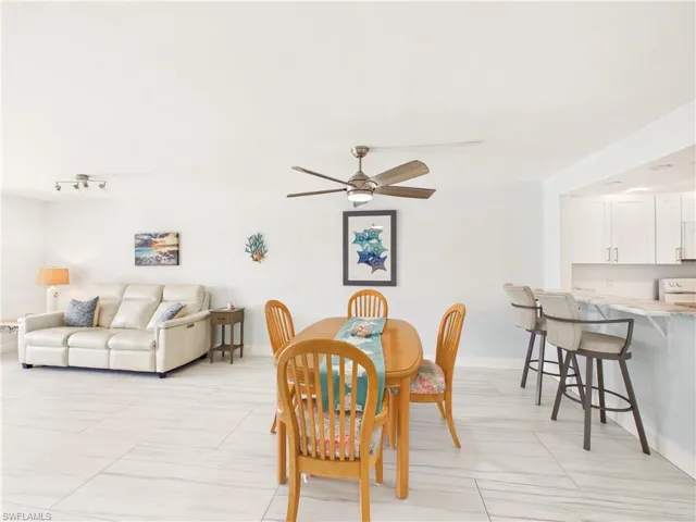 300 Valley Stream Dr 3d, Naples, Florida 34113