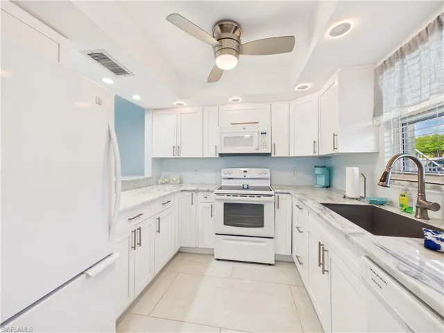 300 Valley Stream Dr 3d, Naples, Florida 34113
