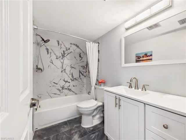 300 Valley Stream Dr 3d, Naples, Florida 34113
