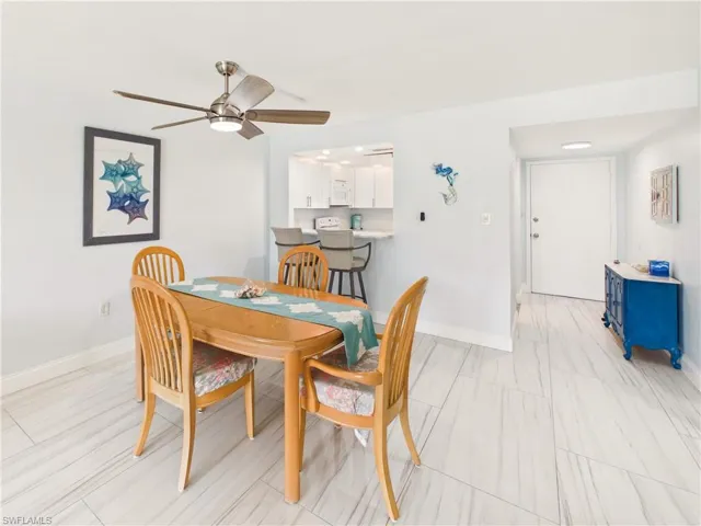 300 Valley Stream Dr 3d, Naples, Florida 34113