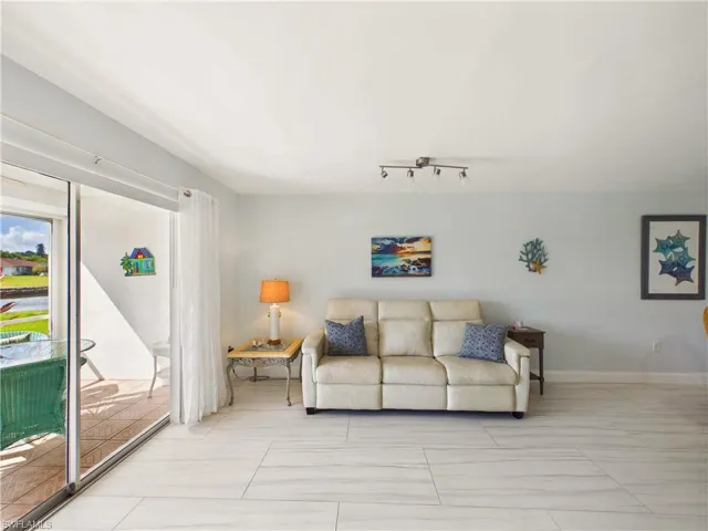 300 Valley Stream Dr 3d, Naples, Florida 34113