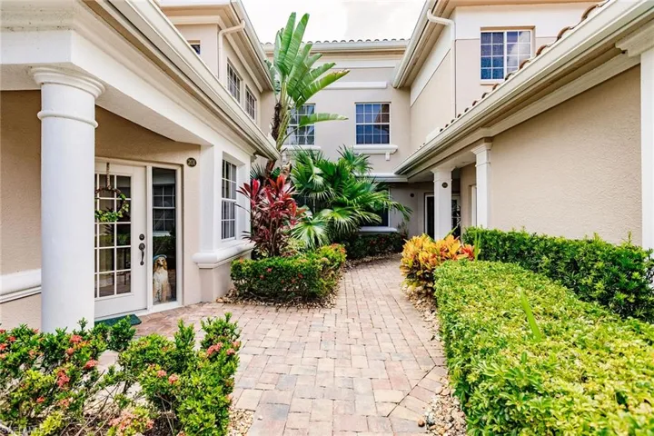 3910  Deer Crossing  CT, Naples, FL 34114