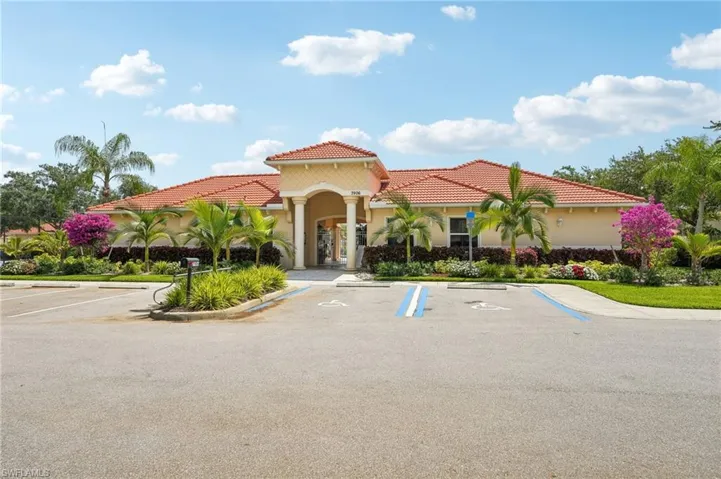 ClubHouse With Updated Gym, Heated/Chilled Pool, Tennis/Pickleball Court