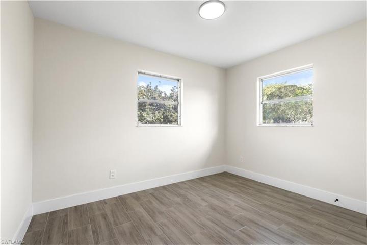 1st bedroom + walk in closet