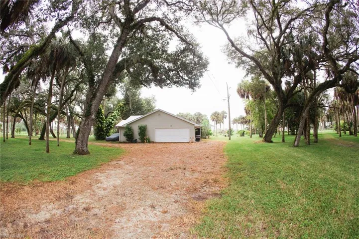 4055  County Rd 78  , Fort Denaud, FL 33935