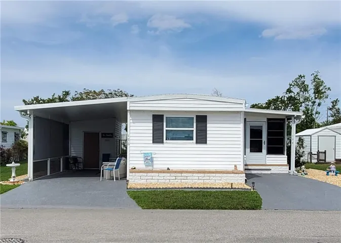 176 W Manatee Loop, Punta Gorda, Florida 33950