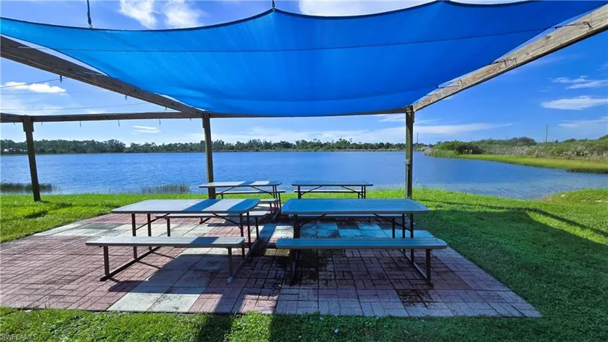 176 W Manatee Loop, Punta Gorda, Florida 33950