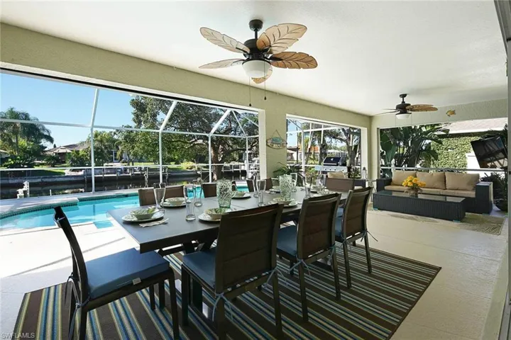 Seating area on lanai