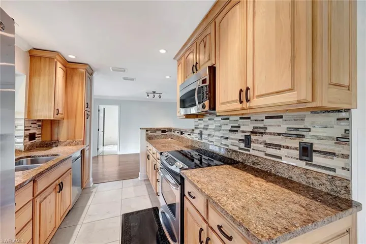 4328 Beechwood Lake DR, NAPLES FL 34112