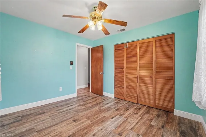 The 2nd bedroom (guest bedroom)