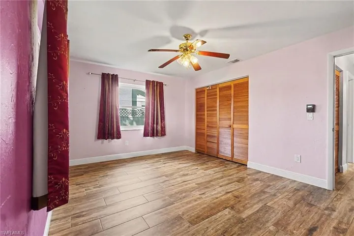 Picture your furniture here. There is plenty of room