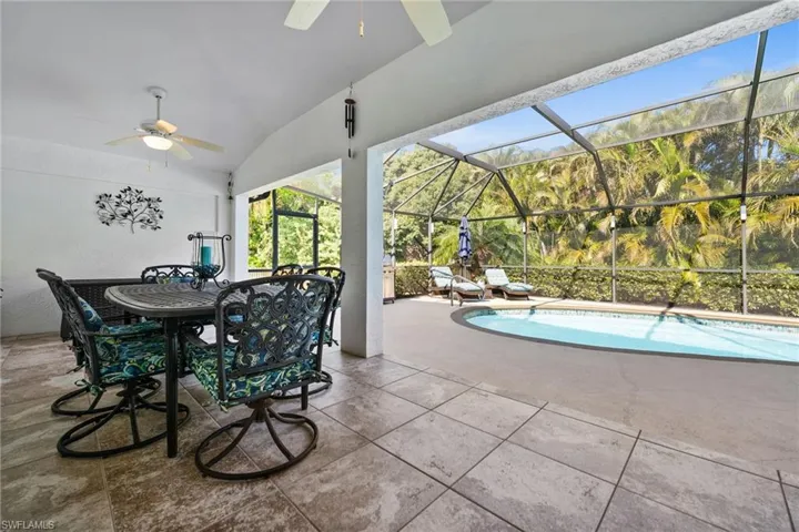 Tiled covered area on lanai.