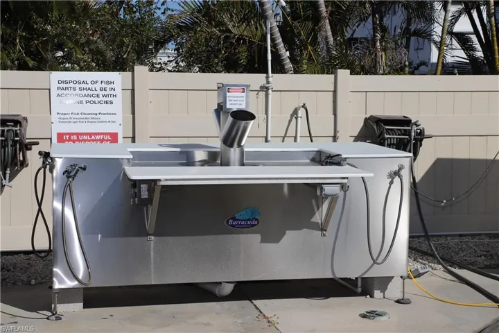 Fish cleaning station