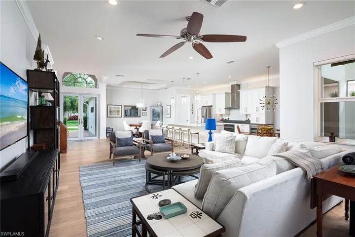 1002  Fountain  RUN, Naples, FL 34119