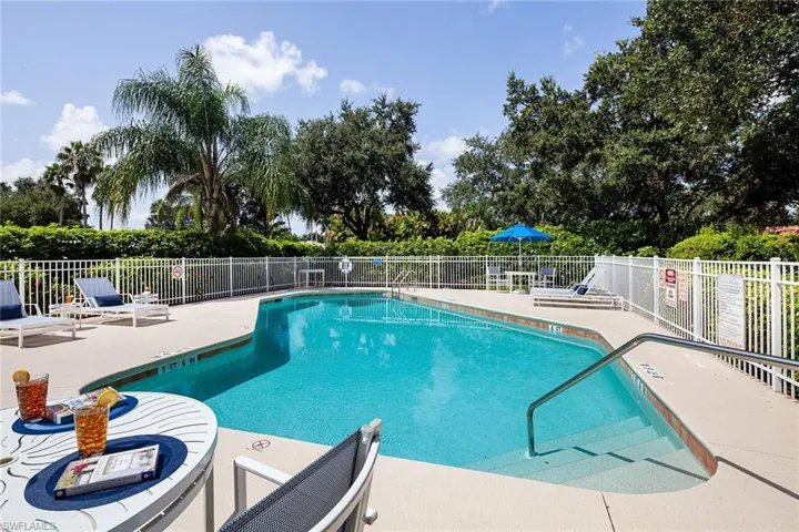 1002  Fountain  RUN, Naples, FL 34119
