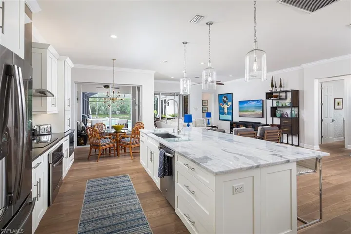 1002  Fountain  RUN, Naples, FL 34119