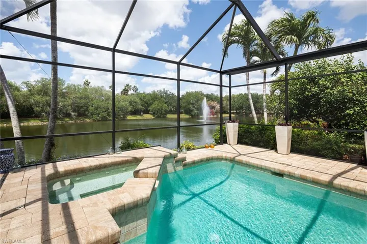 1002  Fountain  RUN, Naples, FL 34119