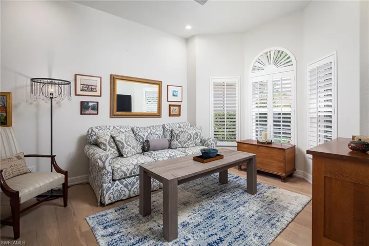 1002  Fountain  RUN, Naples, FL 34119