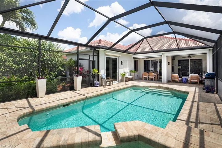 1002  Fountain  RUN, Naples, FL 34119