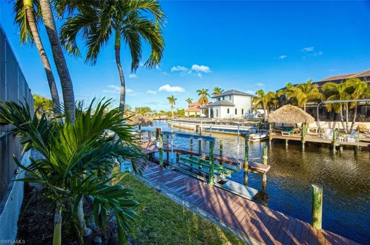 10,000 # Boatlift and wrap around dock