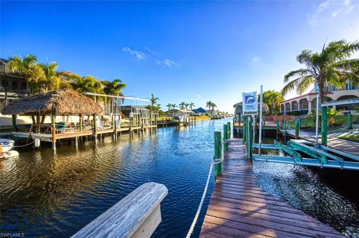 View from your Balcony of intersecting Vernon and Gloriana Canals providing spectacular sunsets!